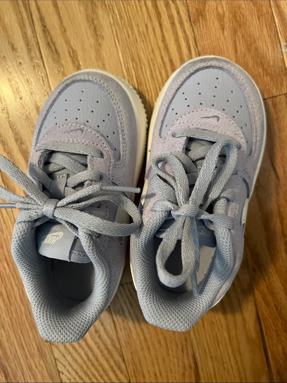 Nike Toddler Lavender and White Low-Top Sneakers - Picture 6 of 6
